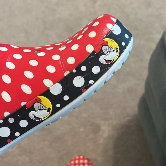 Minnie Mouse crocs - Picture 4 of 7